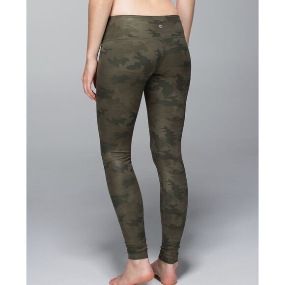 Lululemon Leggings Womens 2 Savasana Camo Fatigue Green Wunder‎ Under Luxtreme - Picture 3 of 11